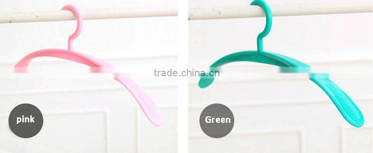 Plastic Halfmoon Curved Non-slip Coat hanger,Hanging Hook