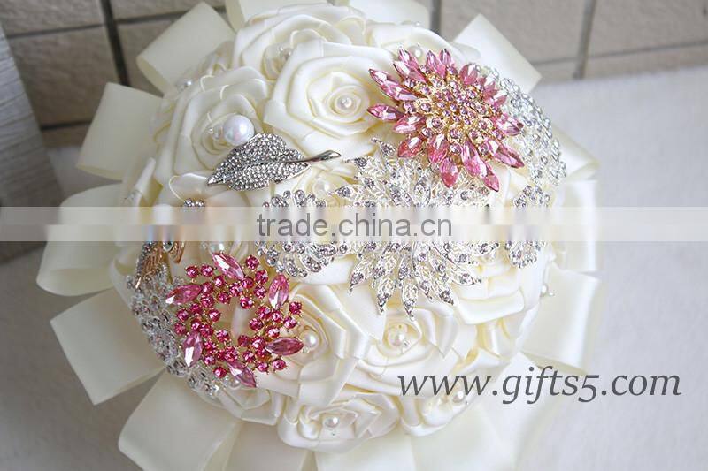 Luxury handmade flower boquet wiht gorgeous brooches