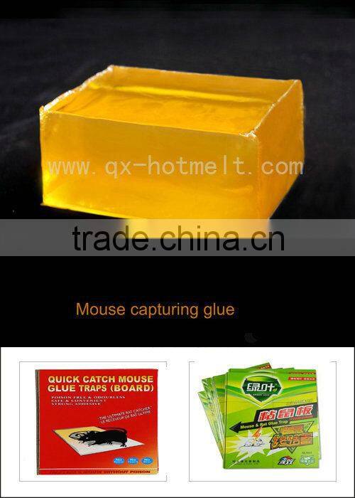 Mouse trapping glue for mouse trapping paper board