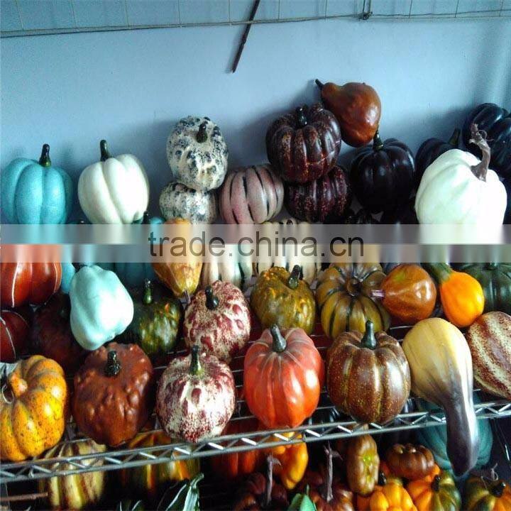 High quality small crafts pumpkin decoration with handpainted for event decor