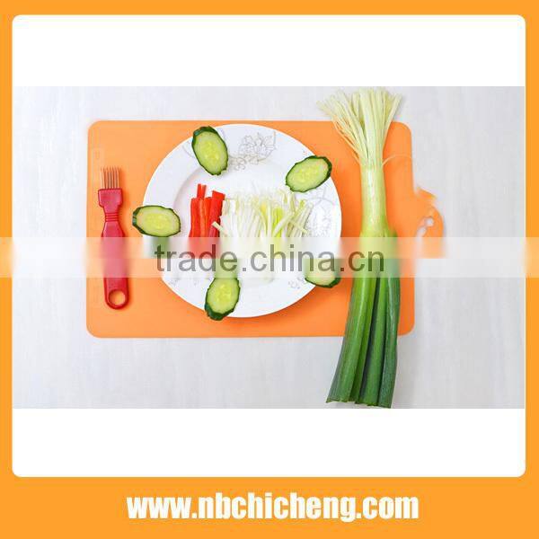 Multi- shredded onion knife