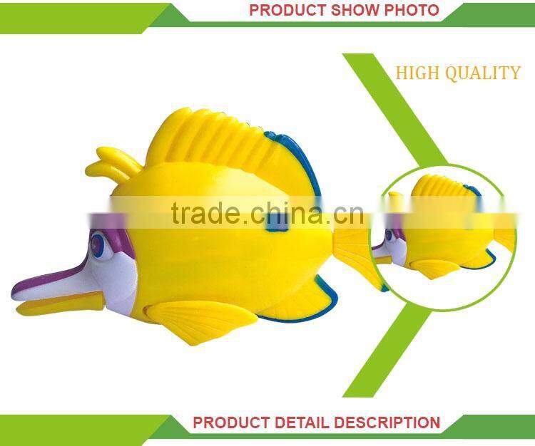 Hot selling cheap swimming plastic wind up toy fish
