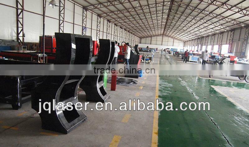 Couper chaussure en cuir/ Graver logo sur chaussure/ Frabriquer chaussures