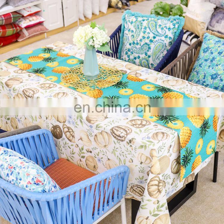 2019 Amazon Top Seller Digital print Tropical Pineapple Printed Table Runner For Home Decor