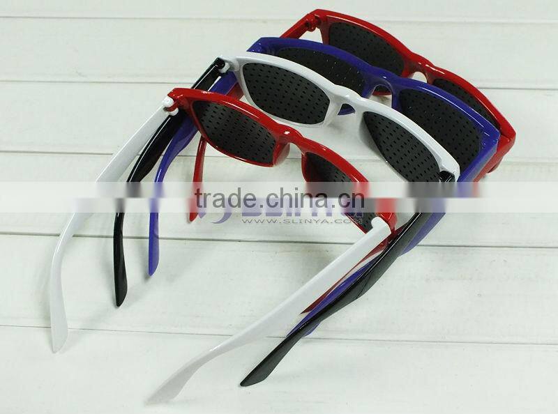 90 Holes 14cm Wide Cure Myopia Hyperopia Vision Correct Pinhole Glasses