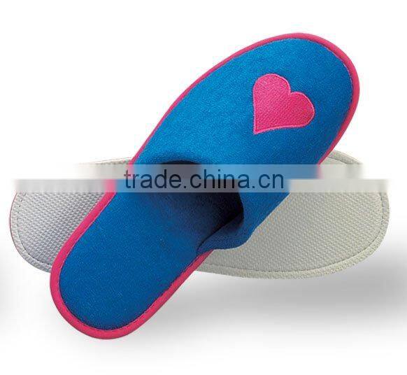 Specializing in the production of hotel slippers, disposable slippers