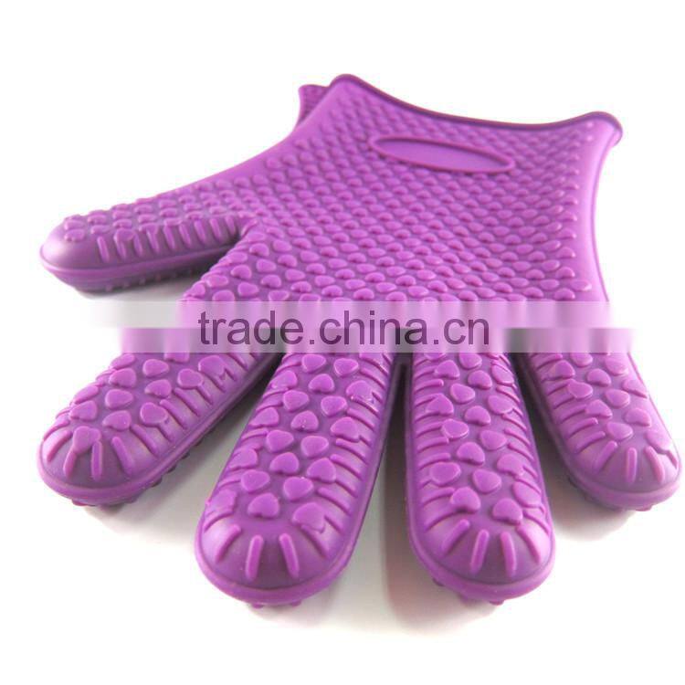 Colorful silicone rubber heat-resistant glove with skid resistance