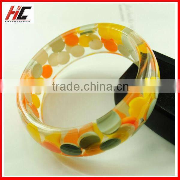 Best Promotion Gift Fashion New Design Polyester Resin Bangle