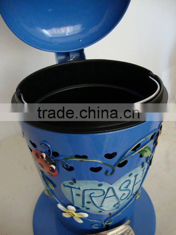 Metal trash for Home and Gargen decoration sx2020