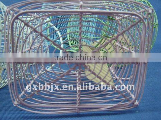 Wire multi-shape egg storage basket with handle
