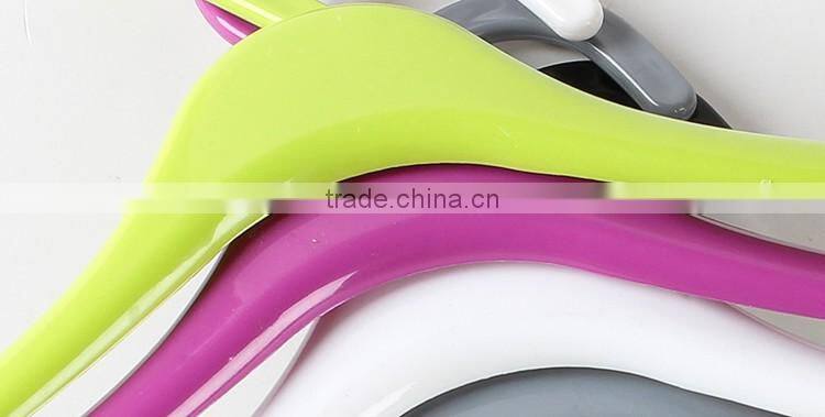 Wholesale popular laundry hanger, plastic coat hanger, plastic clothes hanger for jeans