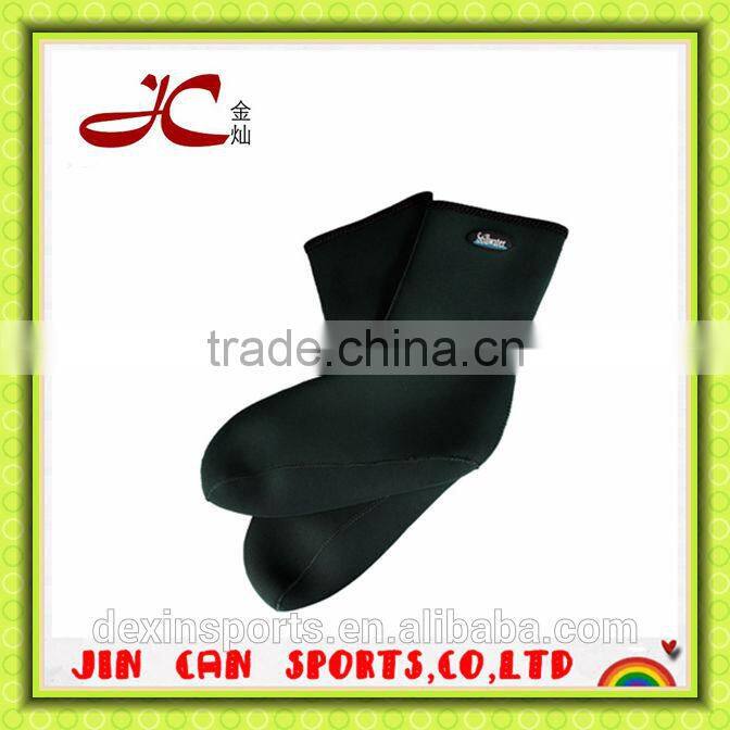 Neoprene socks