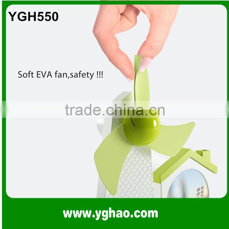 2016 Windmill shape Popular Desk Promotion Gift Mini USB Fan