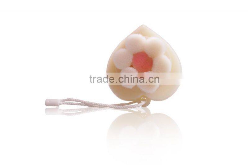 2015 new Chinese factory high end skin face brush, facial cleaning brush with heart-shaped plum blossom