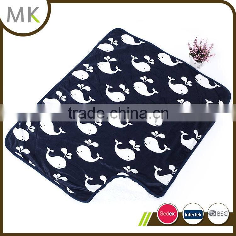 Printed plush fabric with white color sherpa lining baby blanket--whale design
