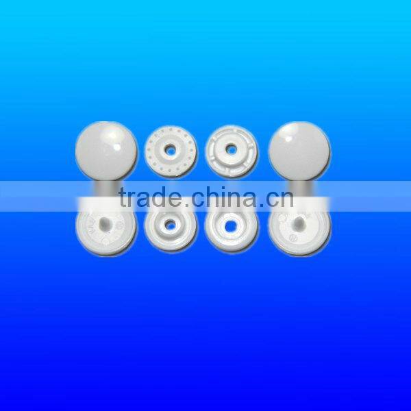 Plastic snap fastener