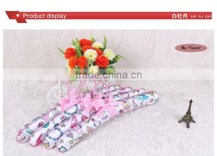 Cute design hanger for child bedroom for child clothes shop