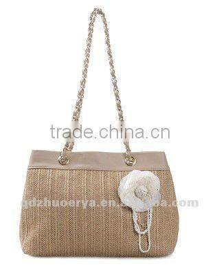 Raffia traw beach bag for girls in Summer