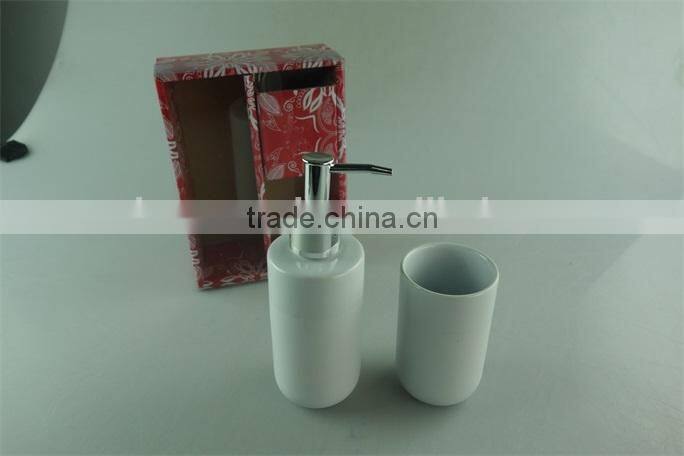 cheap white ceramic bathroom set/sampoo jar and cup set wholesale for hotel used