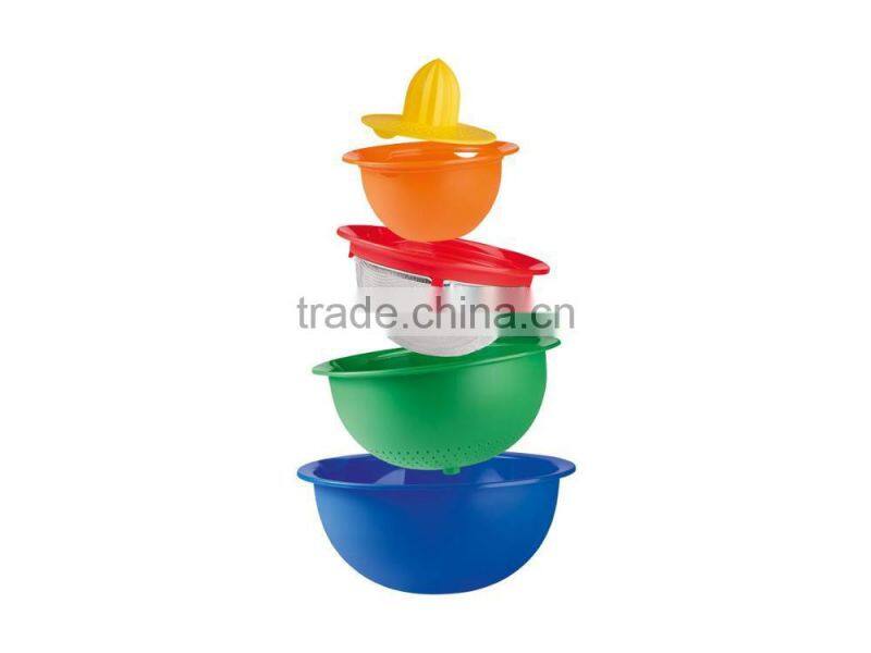 Set of 5 measuring bowl with citrus juicer