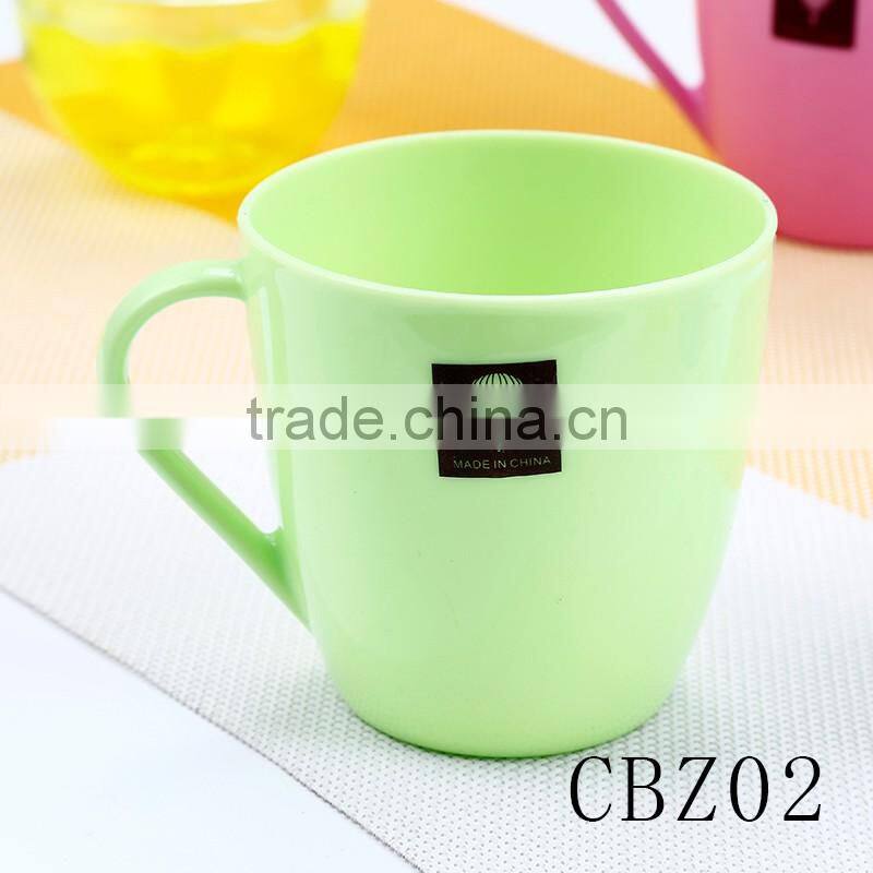 Wholesale fashional style plastic food grade material tumbler cups