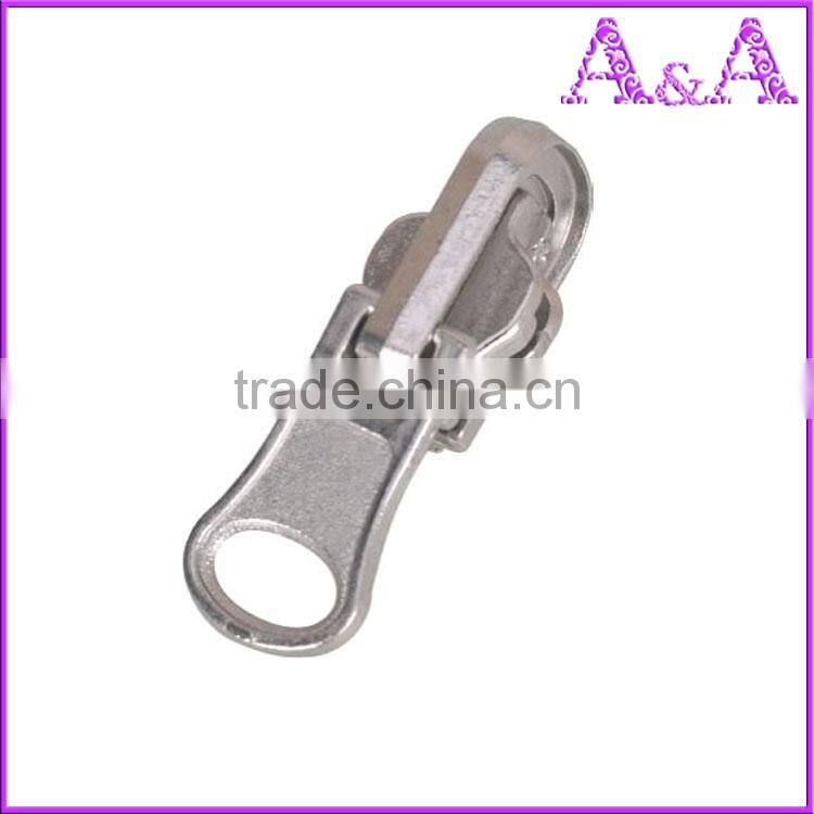 #5 Auto lock nylon zipper slider with regular puller