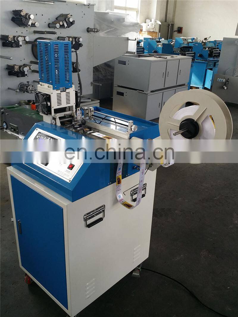 UGS2080S Belt Conveyor Stacker Computerized Ultrasonic Fabric Cloth Trademark Label Cutting Machine, Digital Satin Ribbon Cutter
