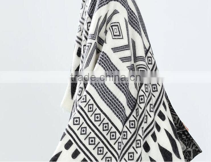 New Design Fashion Geometric Printed Tassel Square Wool Blanket Scarf