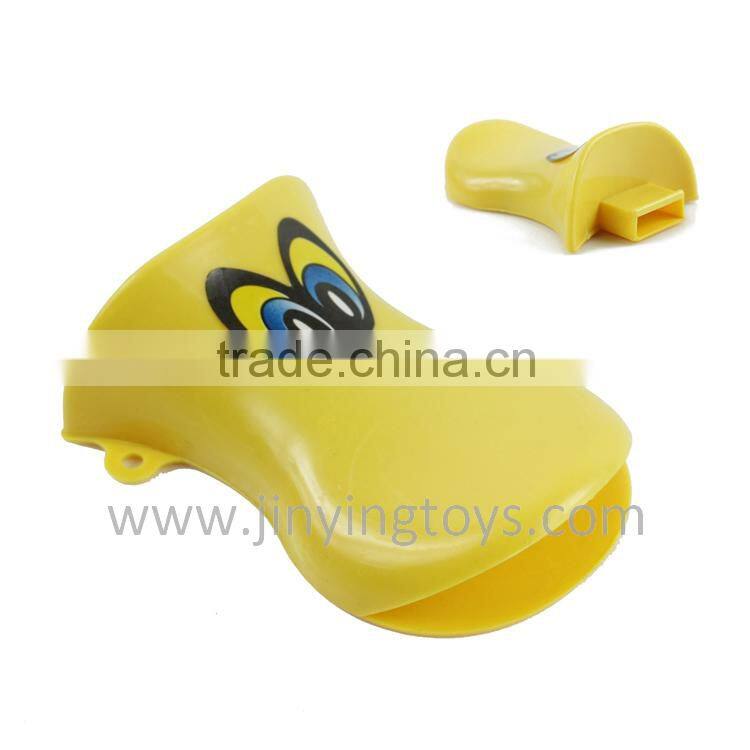 Promotional lovely plastic toy duck whistle with high quality