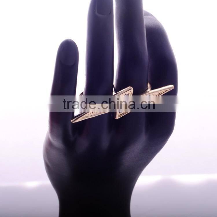 >>>2016 new hot sale European style fashion punk style exaggerated rhinestone lightning double finger ring/