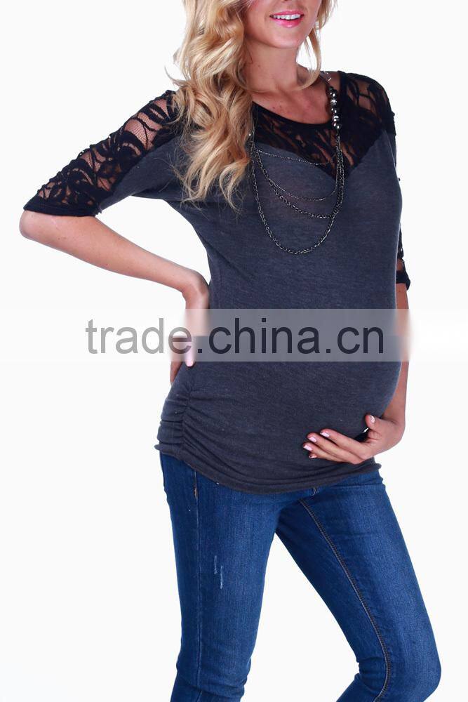 LACE ACCENT MATERNITY TOP W/ NECKLACE