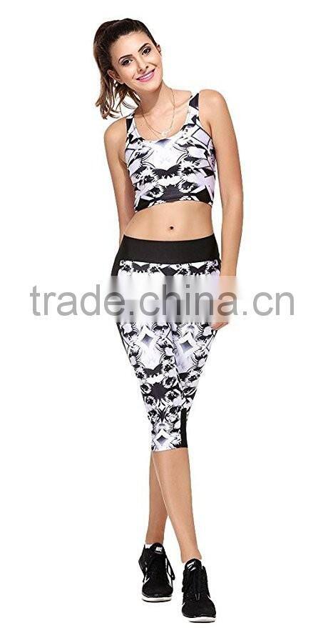Custom Design Heat Transferred Printing Women Wearing Tight Leggings Joggers Pants Yoga Wear