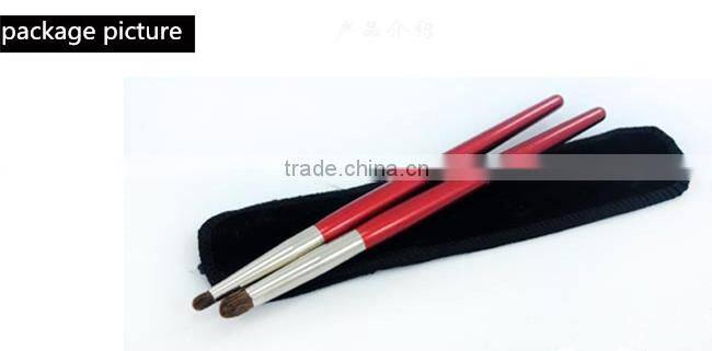 Long handle eyeshadow brush for professional makeup