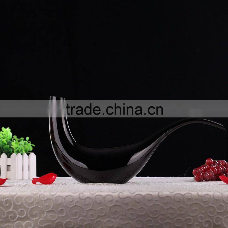 High quality handmade swan shape wine decanter supplier