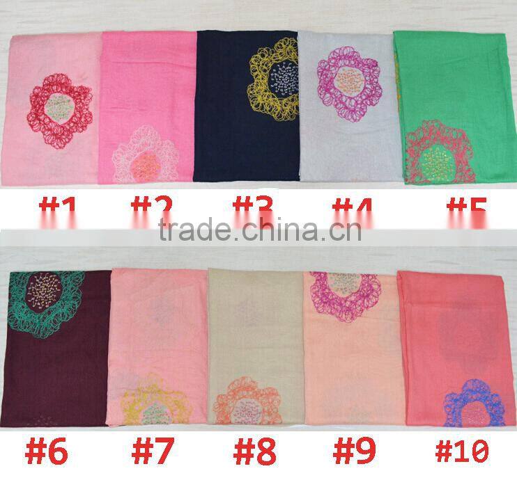 Wholesale Fall Winter Fashion Embroidery Design Flower Woman Cotton Shawl