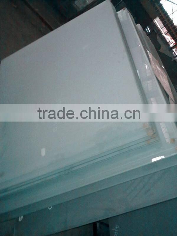 Aluminum square post 90 degree with plastic insert to hold glass