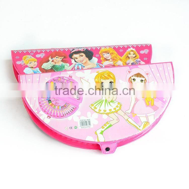 marker pen drawing set with half moon shape