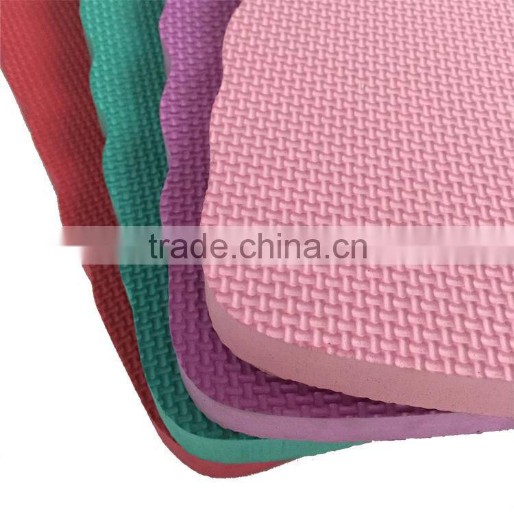 Cheapest new design eva knee pad soft working garden knee pad eva Preferential EVA Foam Kneeling Mat with Hand Hole Carrying