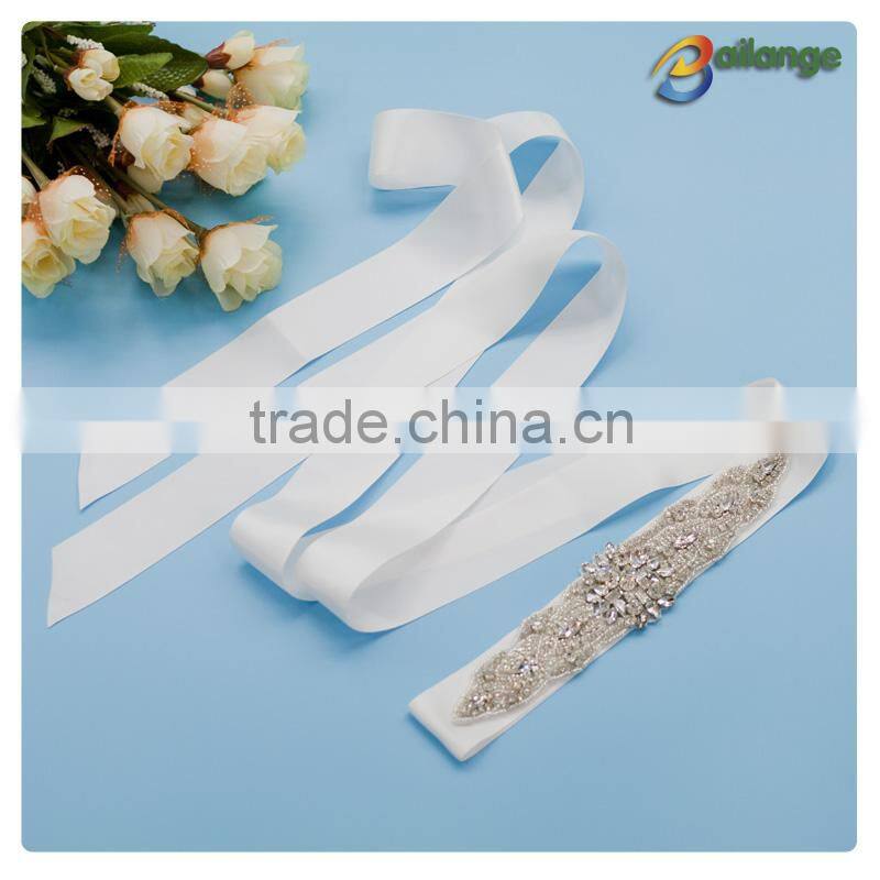 Wonderful Surprise Fashion feather shape crystal applique