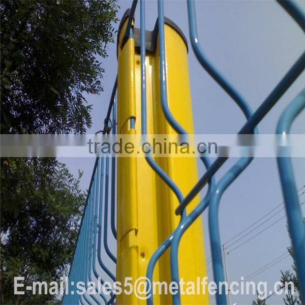 PVC coated welded wire mesh fence panels in 6 gauge.