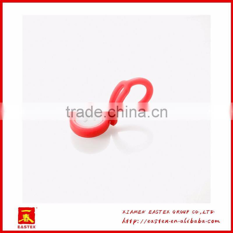 Multipurposed button silicone pothook