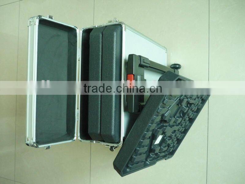 tool box with wheels