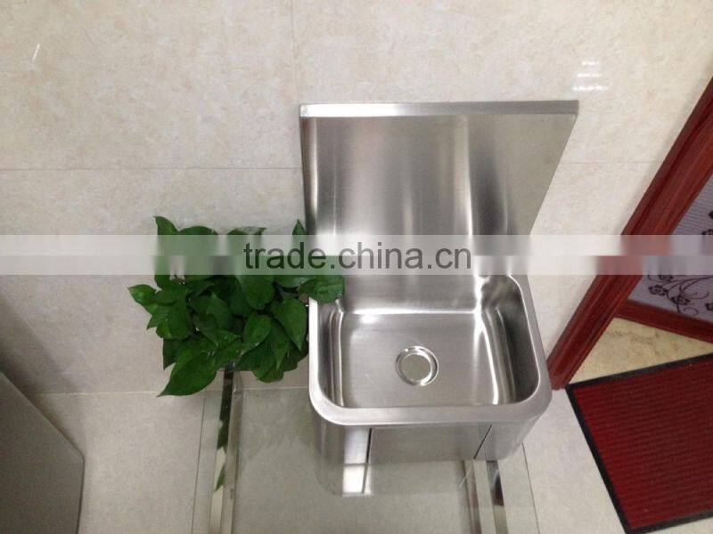 Luxury wall mounted drinking fountain