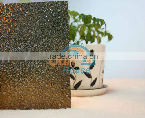 Polycarbonate embossed sheet for shower cabin