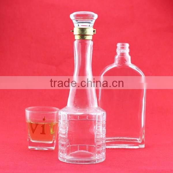 Hot sale apple shape beverage bottles glass hennessyneddf bottles bulleitdfg bottle 500ml