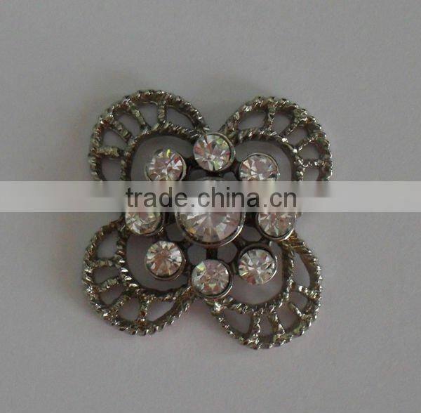 Metal garment decoration