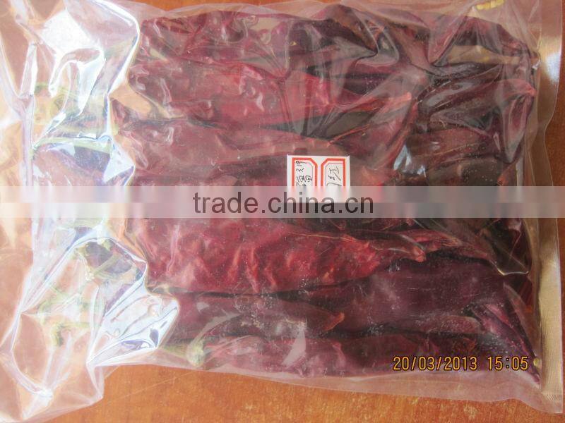 AMERICAN RED CHILI with stem