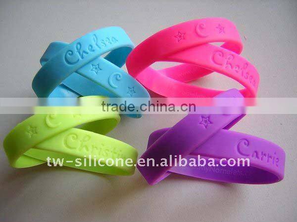 Shenzhen promotional silicon custom bracelet manufacturer