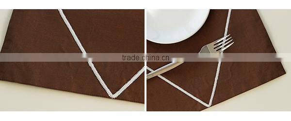 International standard best-selling polyester embroideried christmas placemats