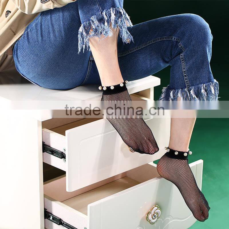 WS-5 Designs 2017 New Fashion 1Pair Summer Women Sexy Pearl Beads Lace Fishnet Ankle High Mesh Fish Net Short Ankle Socks